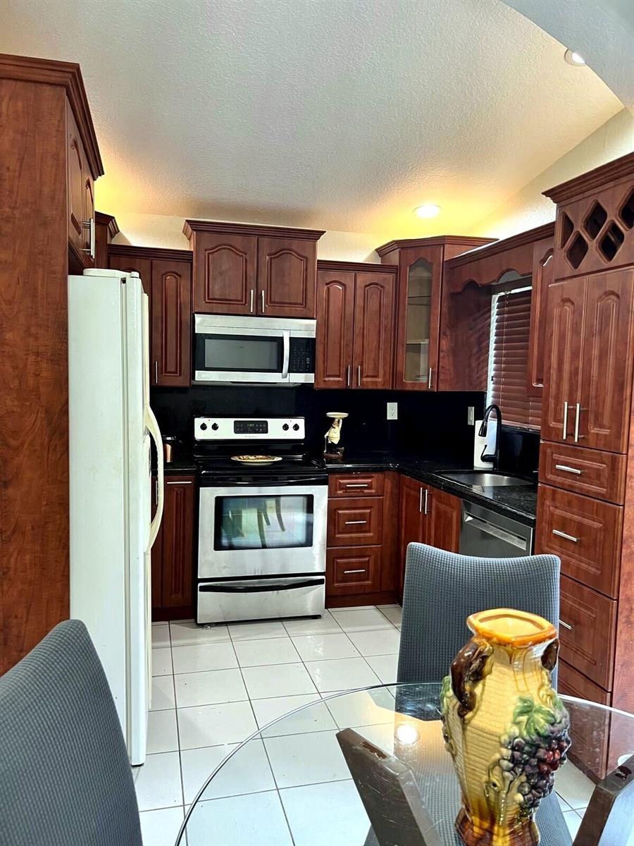 6251 NW 199TH Street, Hialeah FL 33015