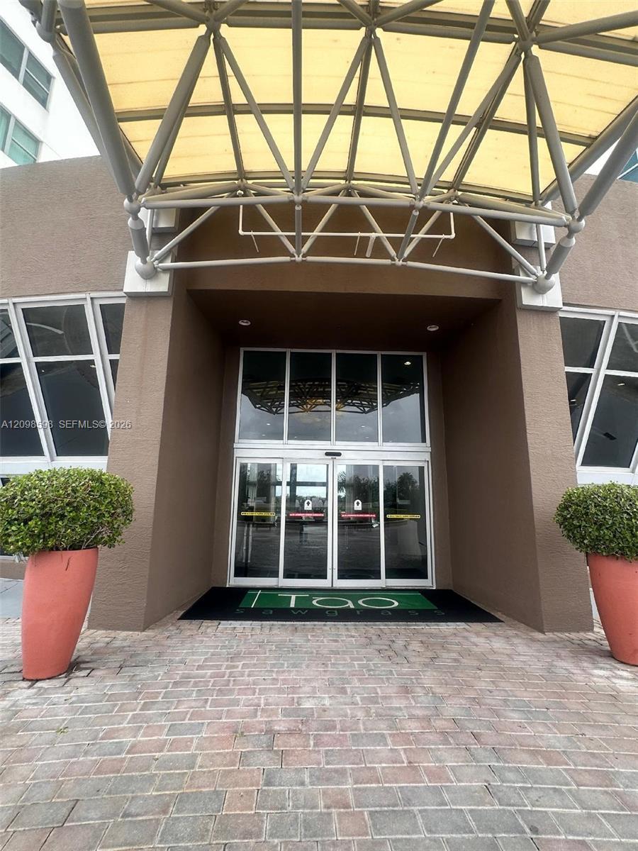 2641 N Flamingo Rd # 1502N, Sunrise FL 33323