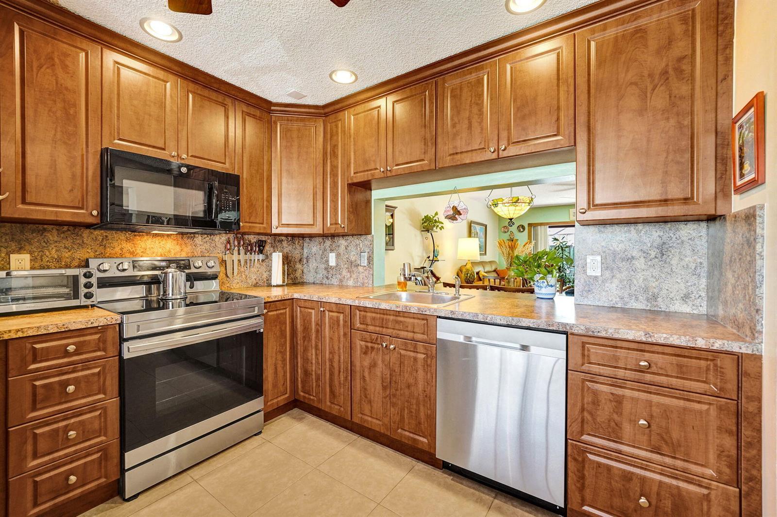 10772 NW 11TH Street, Pembroke Pines FL 33026