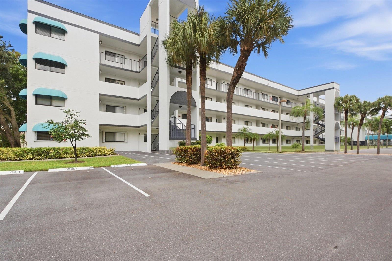 4725 LUCERNE LAKES Boulevard E # 301, Lake Worth FL 33467