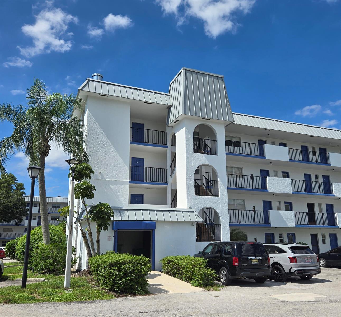 6061 N FALLS CIR Drive # 214, Lauderhill FL 33319