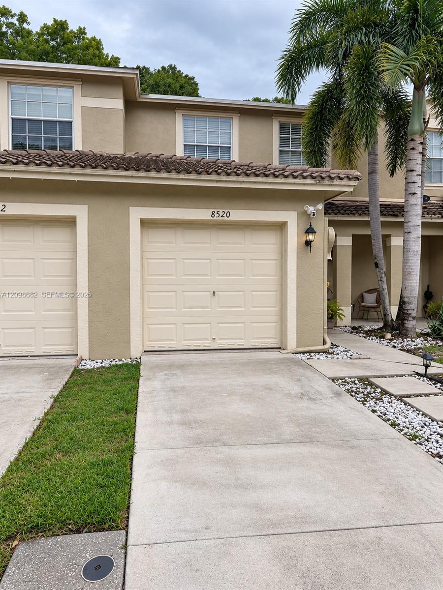 8520 E Southgate Shores Cir # 8520, Tamarac FL 33321