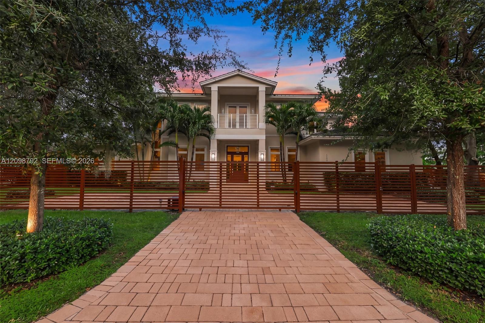 11701 SW 69 Ct, Pinecrest FL 33156