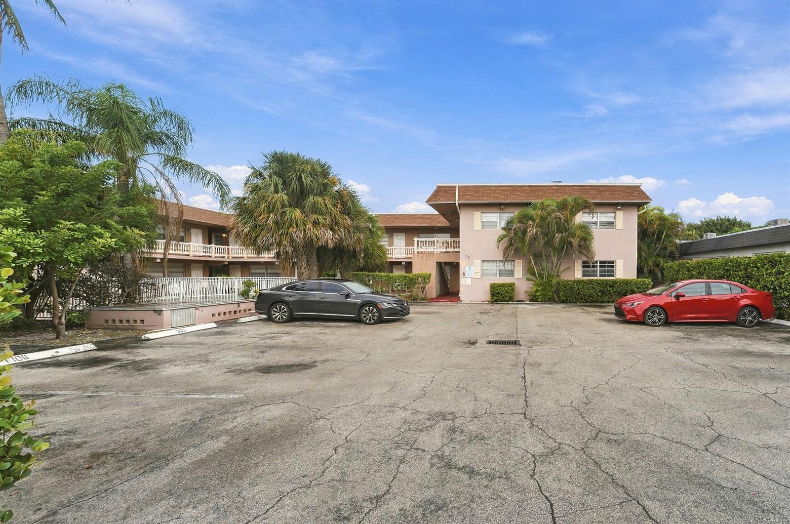 241 SE 9TH Avenue # 101, Pompano Beach FL 33060