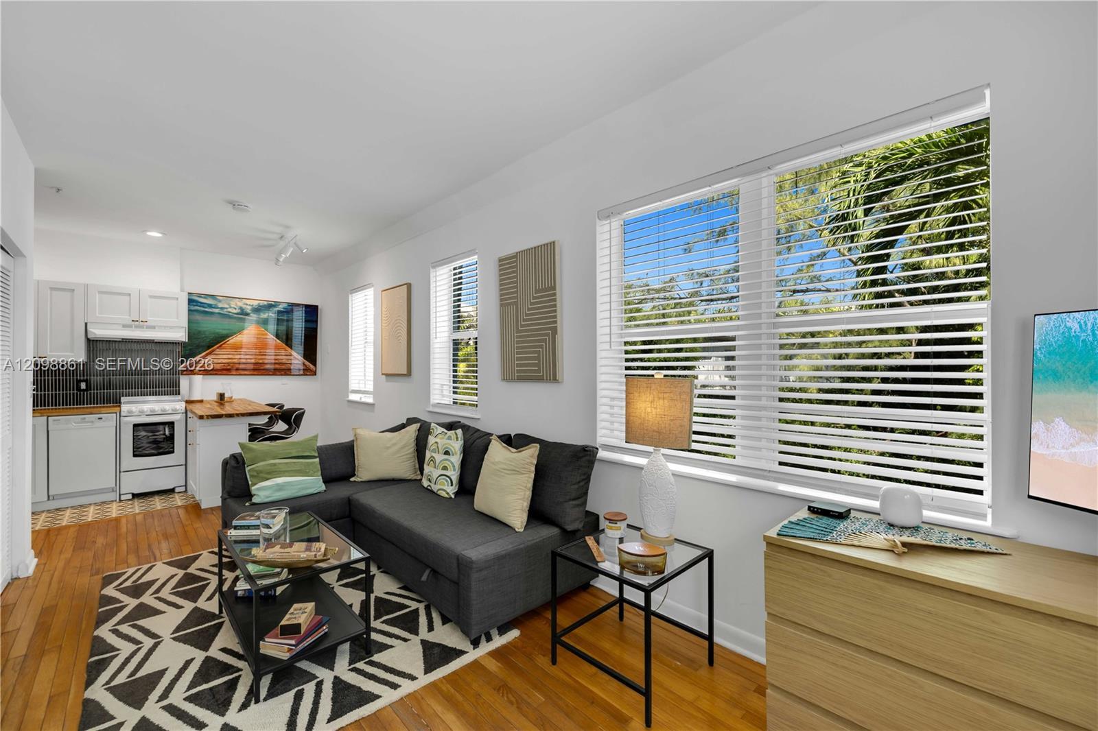 1521 Lenox Ave # 209, Miami Beach FL 33139