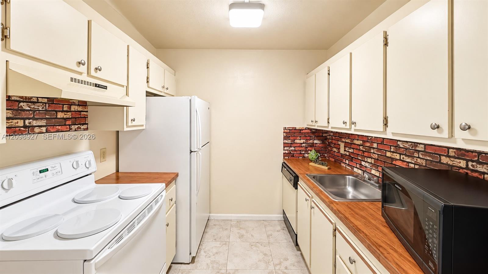 101 SW 132nd Way # 304J, Pembroke Pines FL 33027