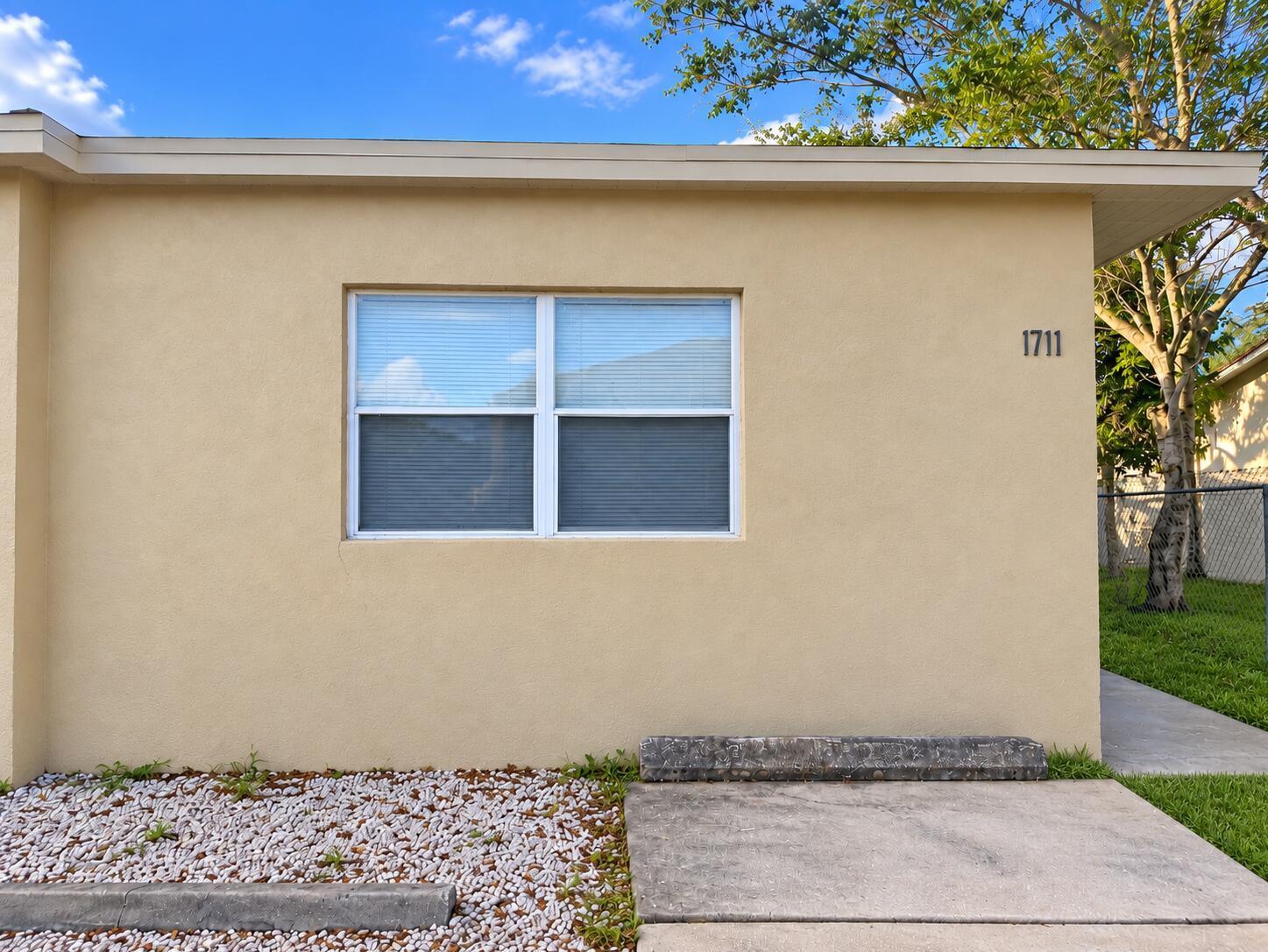 1711 NW 7th Street, Fort Lauderdale FL 33311