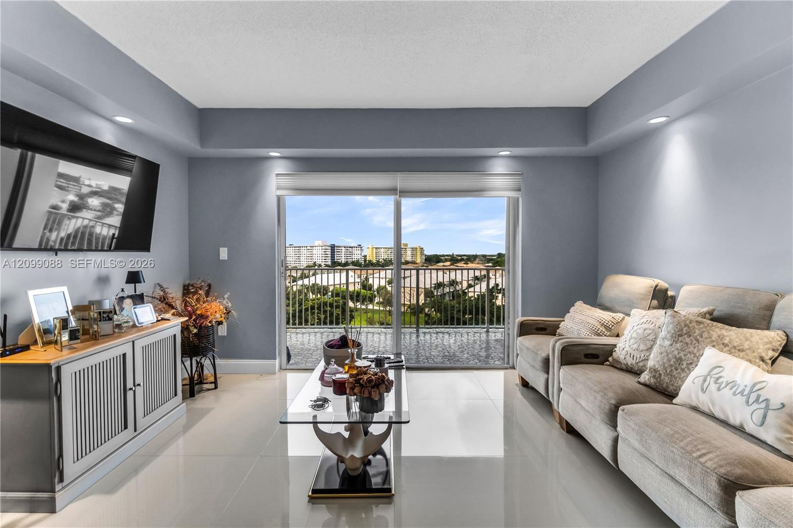 3850 Washington St # 704, Hollywood FL 33021