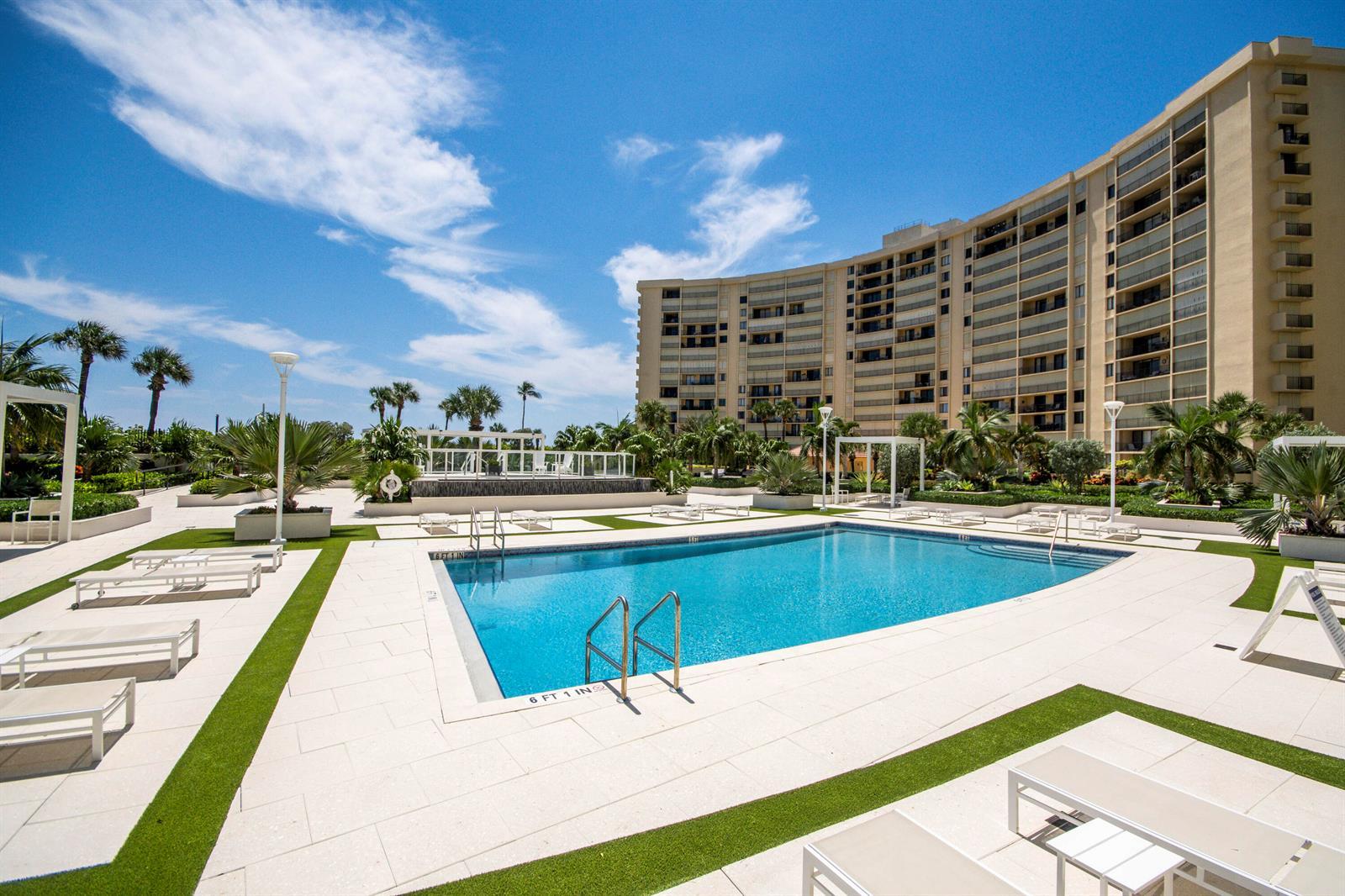 200 Ocean Trail Way # 209, Jupiter FL 33477