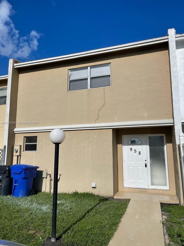 958 SW 74th Ave, North Lauderdale FL 33068