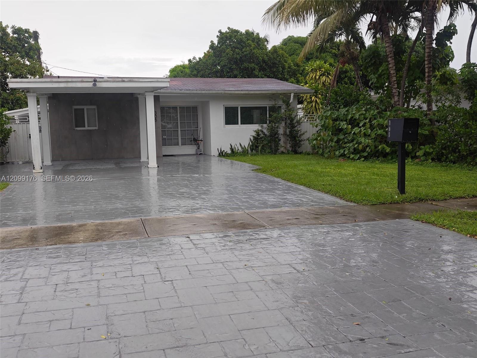 305 NW 122nd St, North Miami FL 33168