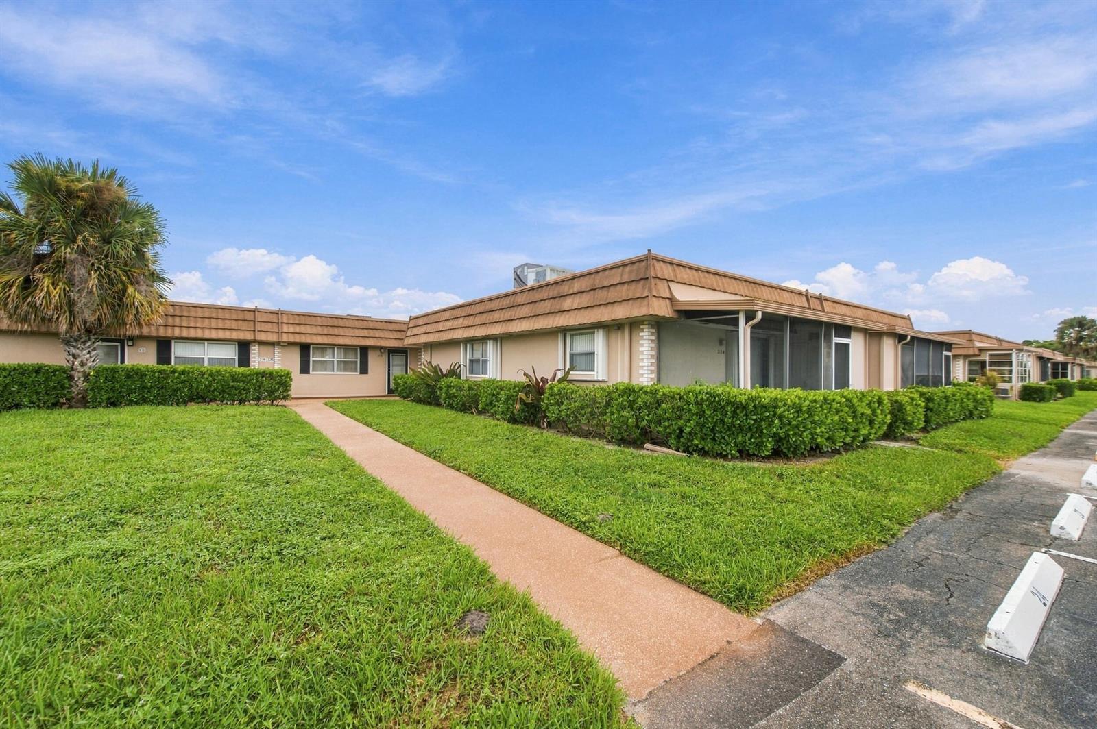 334 Seville N, Delray Beach FL 33446