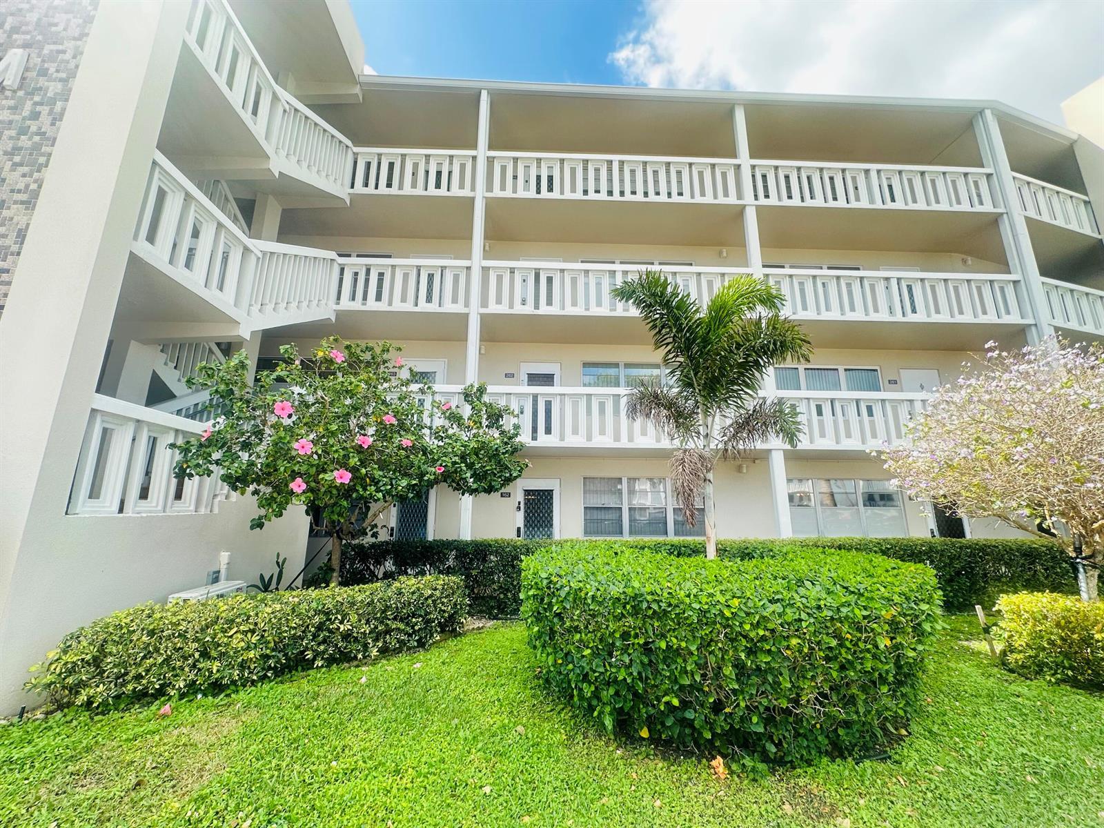162 Grantham E, Deerfield Beach FL 33442