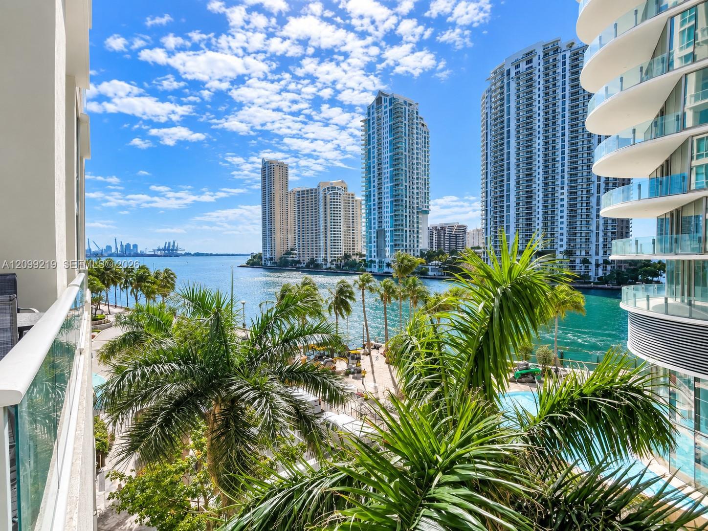 300 S Biscayne Blvd # 406, Miami FL 33131