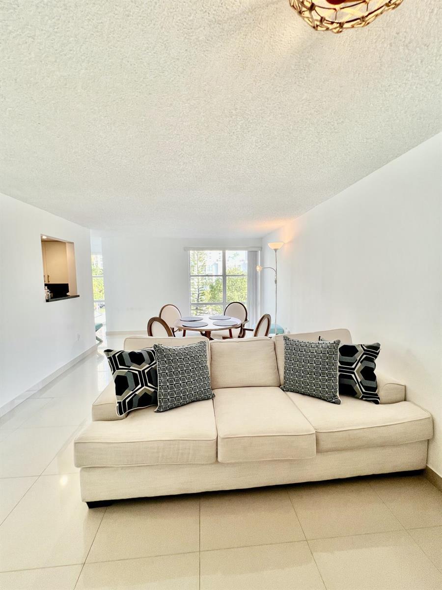 17570 ATLANTIC Boulevard # 416, Sunny Isles Beach FL 33160