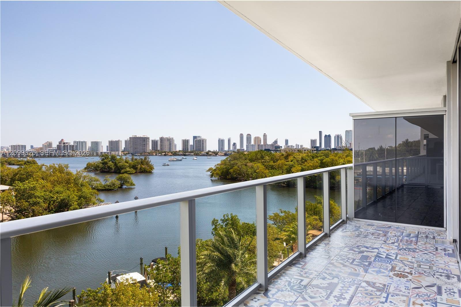 16385 Biscayne Blvd # 506, North Miami Beach FL 33160