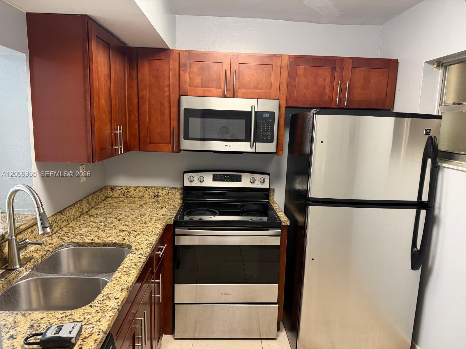 3610 NW 21st St # 304, Lauderdale Lakes FL 33311