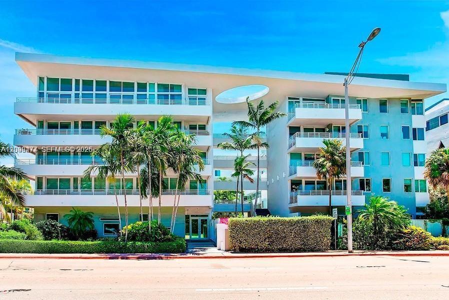 7800 Collins Ave # 204, Miami Beach FL 33141