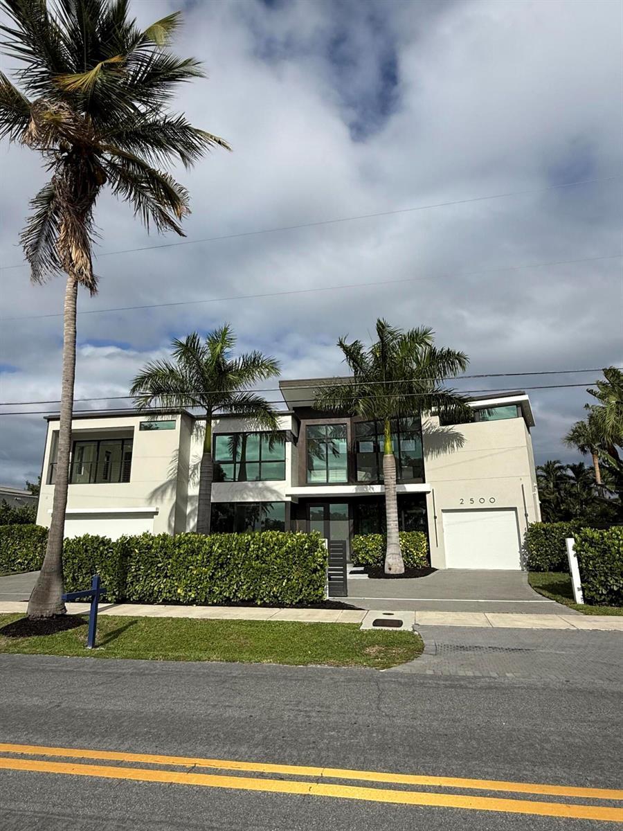 2500 Middle River Drive, Fort Lauderdale FL 33305