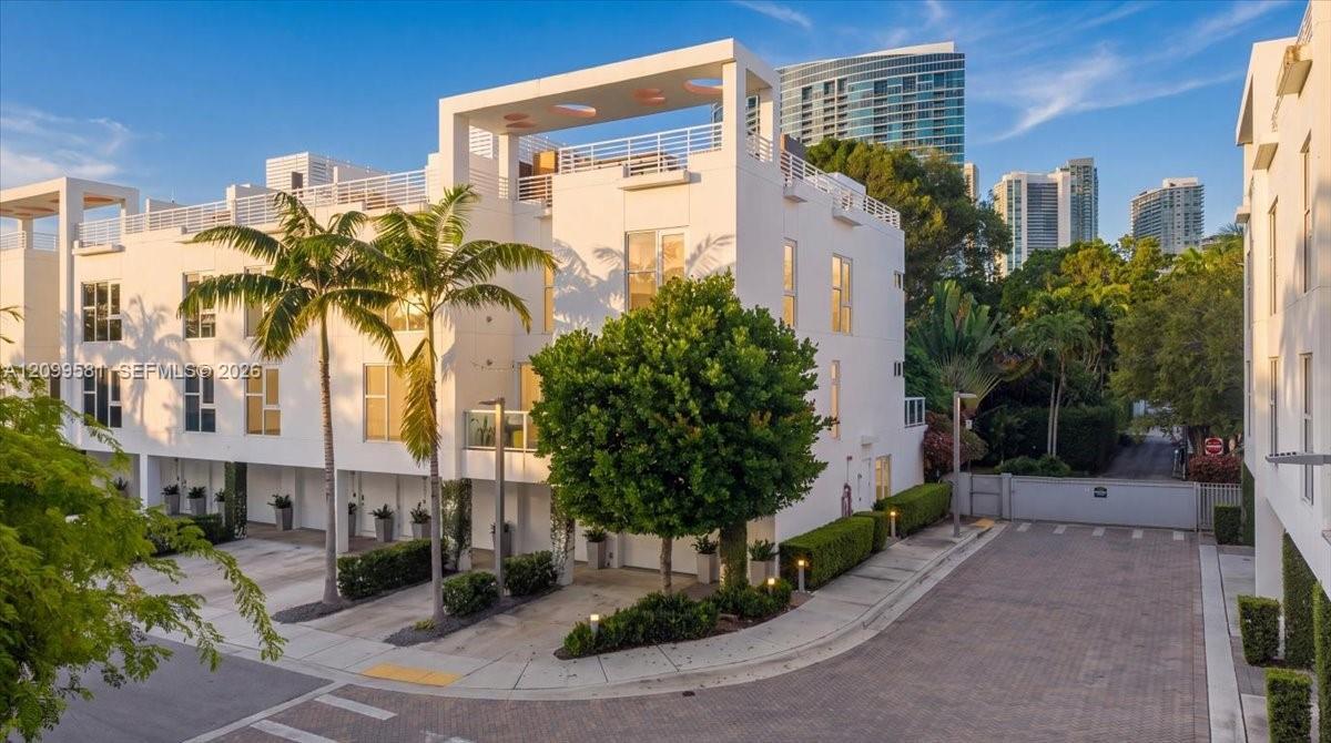 455 NE 39th St # 202, Miami FL 33137