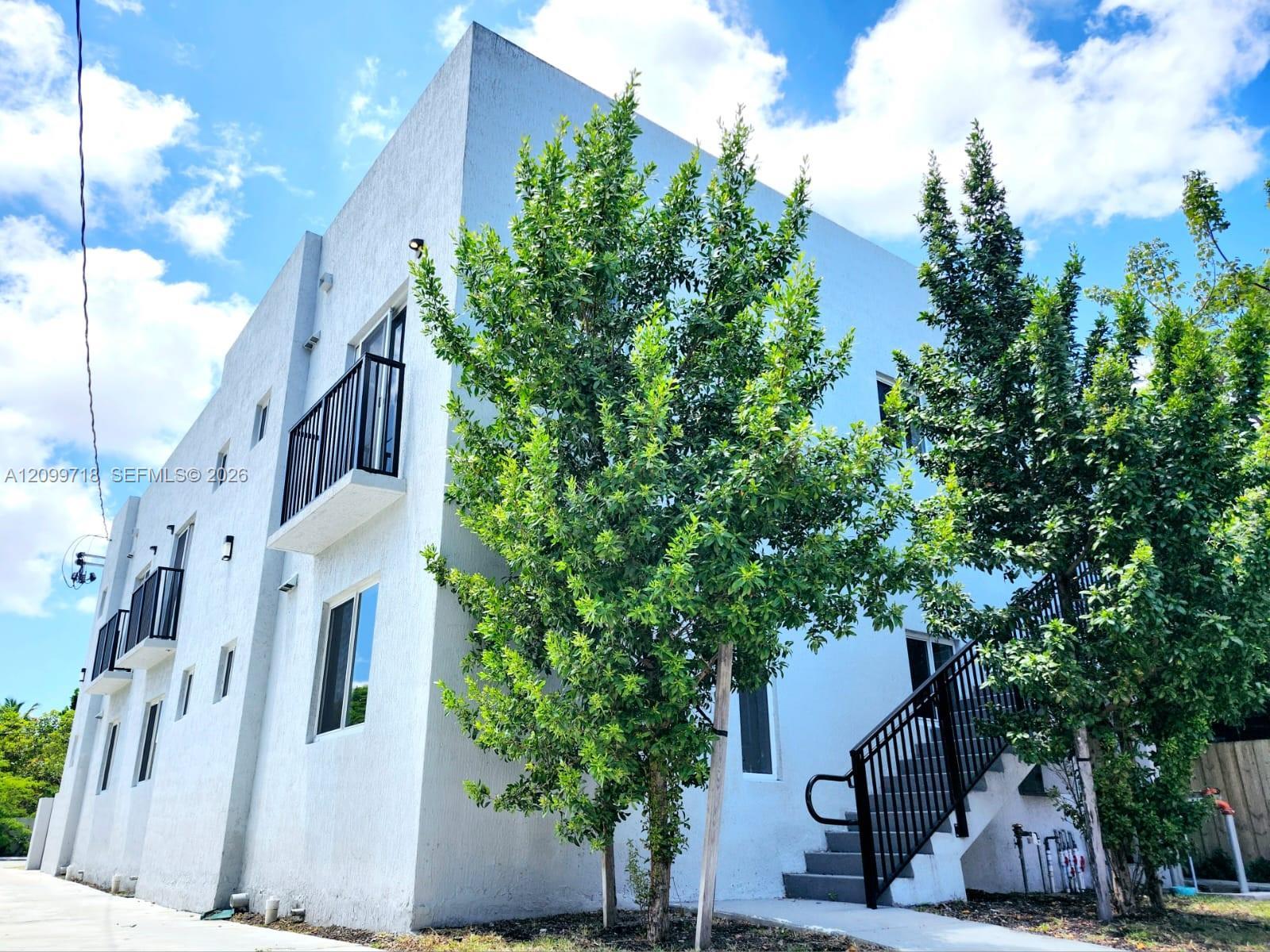 580 NW 34th St # 5, Miami FL 33127