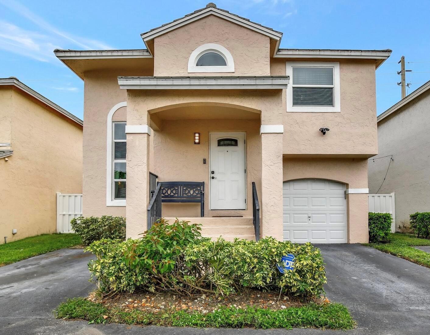 9919 NW 2nd Street, Plantation FL 33324