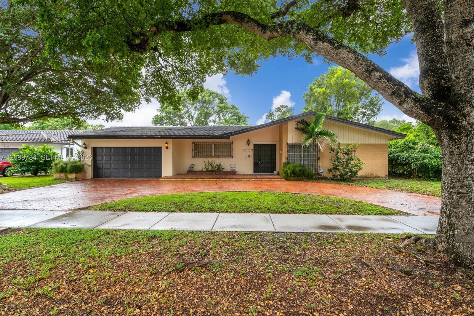 7200 S Miami Lakeway S, Miami Lakes FL 33014