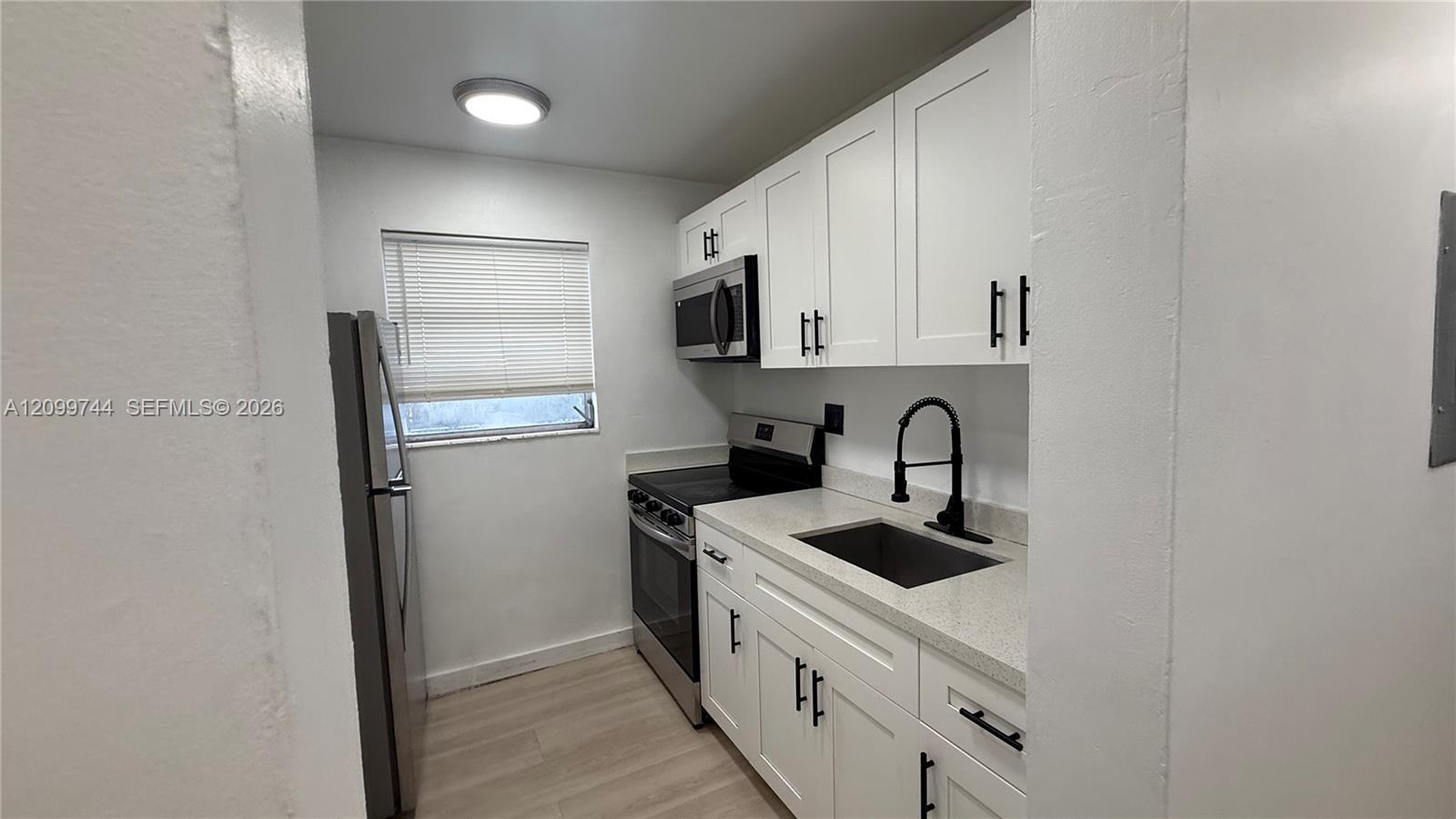 12215 W Dixie Hwy # 308, North Miami FL 33161