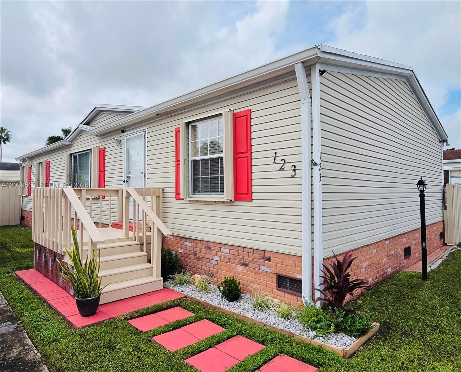 220 NE 12th Ave UNIT 123, Homestead FL 33030
