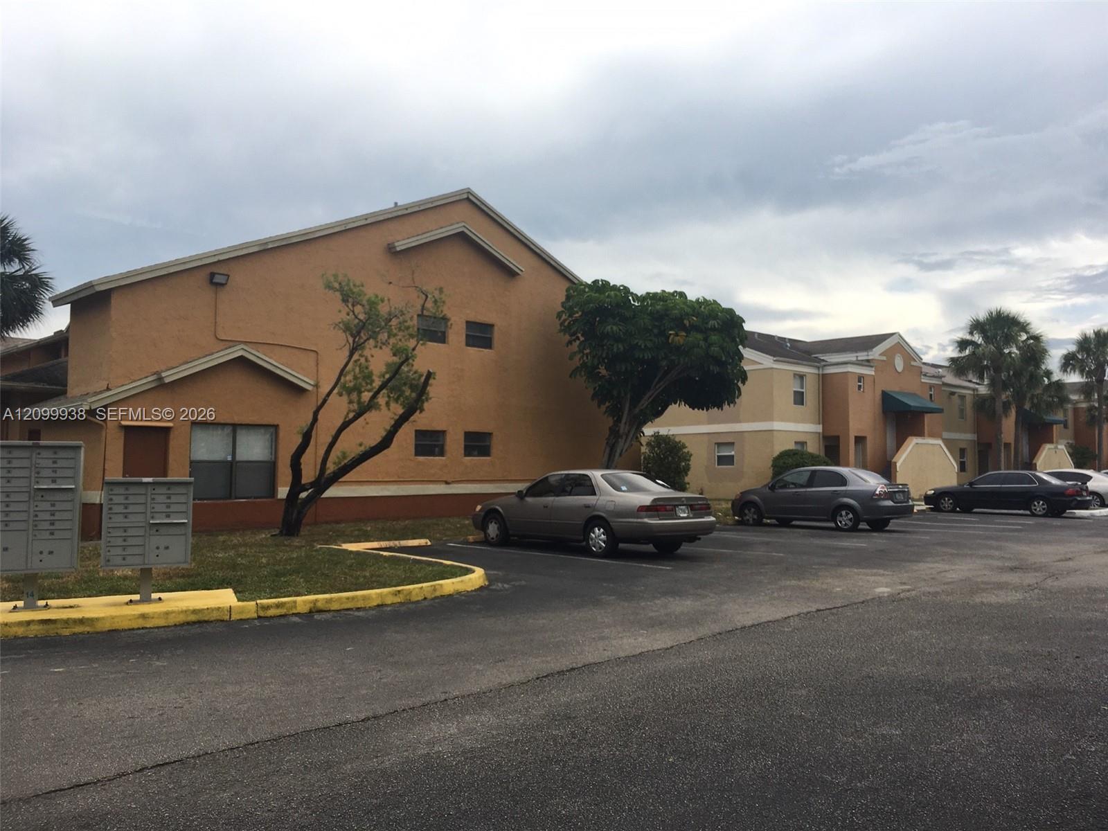 2457 NW 56th Ave # 105, Lauderhill FL 33313
