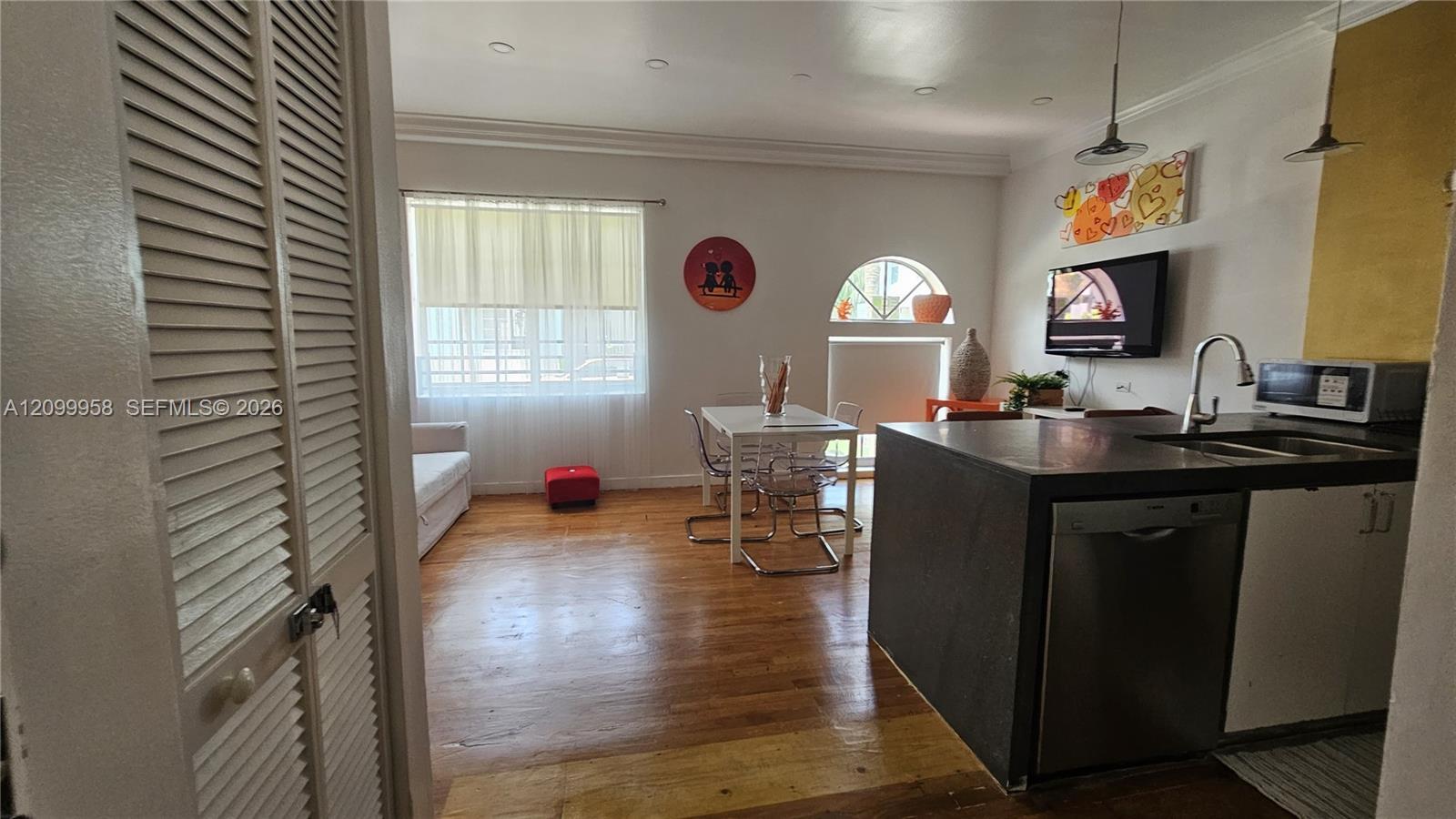 130 3rd St # 101, Miami Beach FL 33139