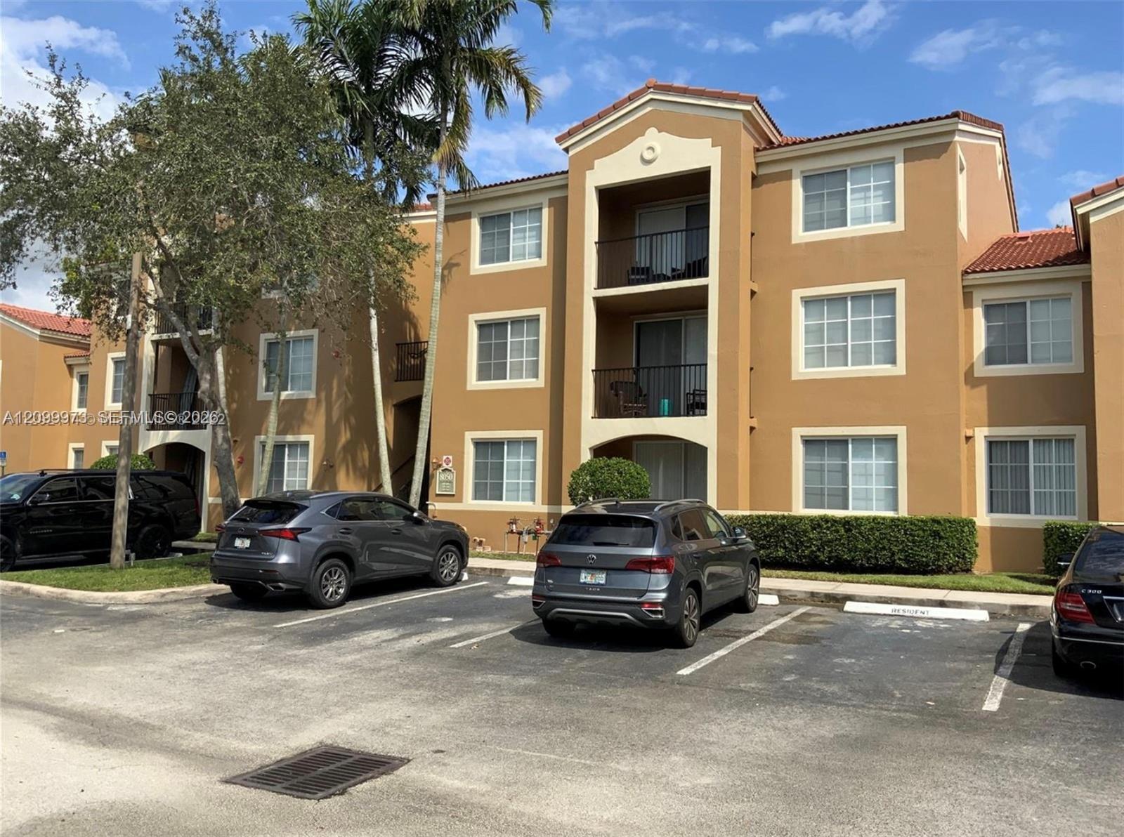 8050 N Nob Hill Rd # 204, Tamarac FL 33321