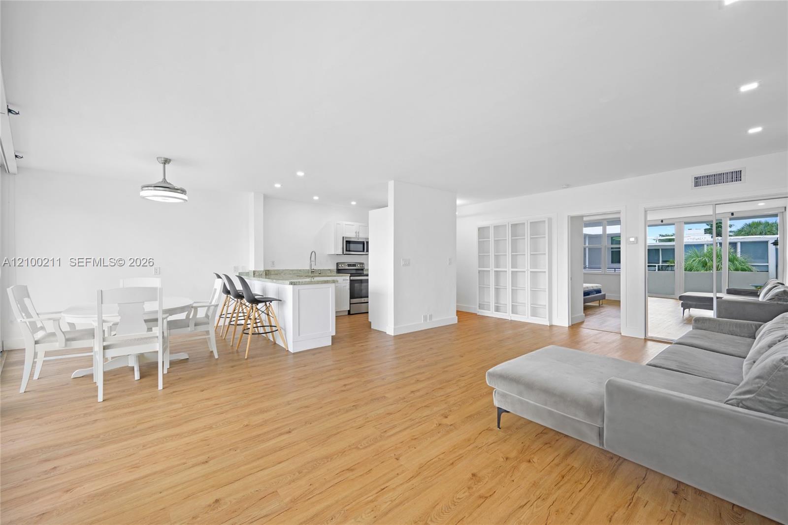10210 Collins Ave # 306, Bal Harbour FL 33154