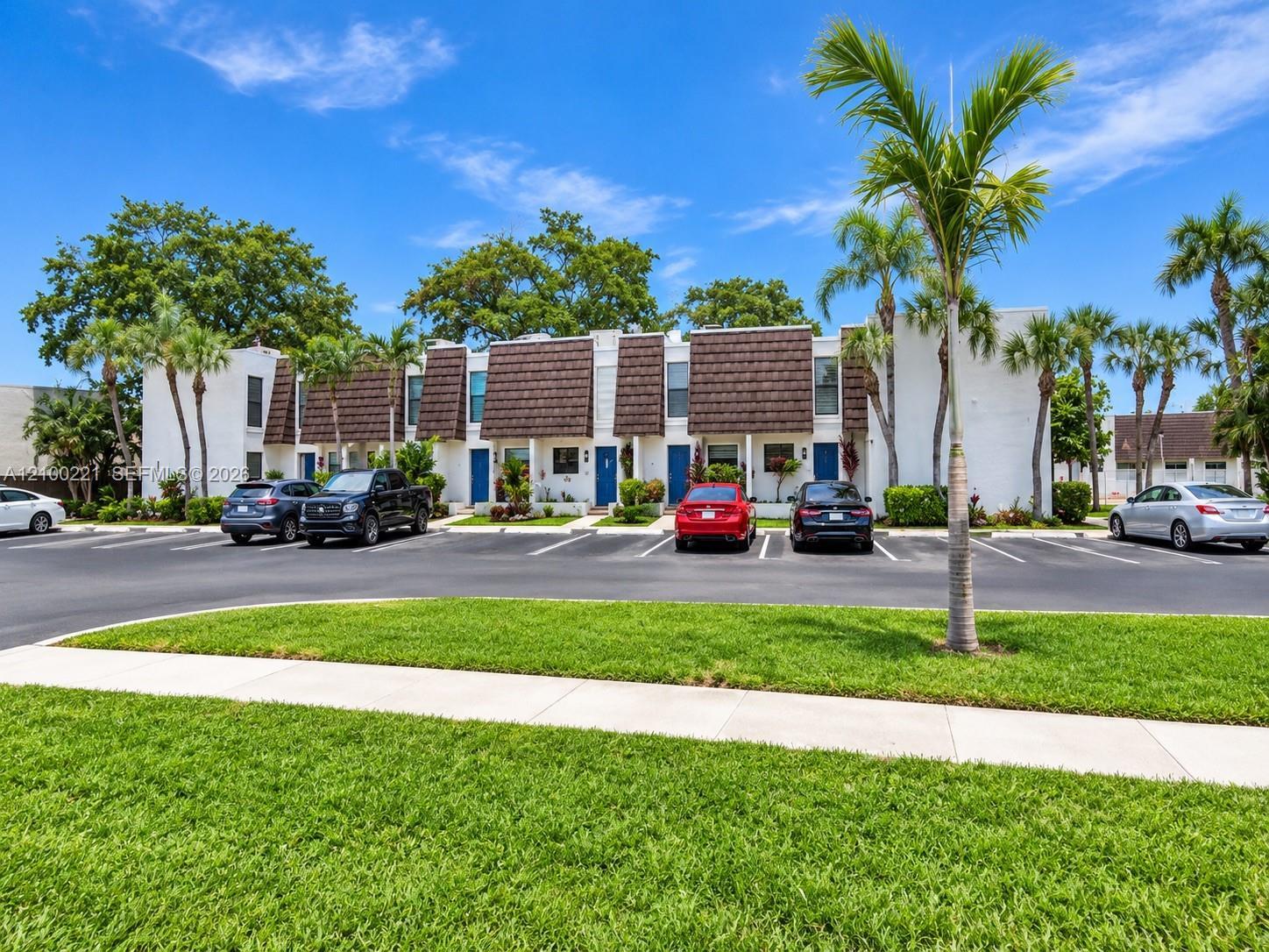 1570 NW 89th Ter # 1570, Pembroke Pines FL 33024