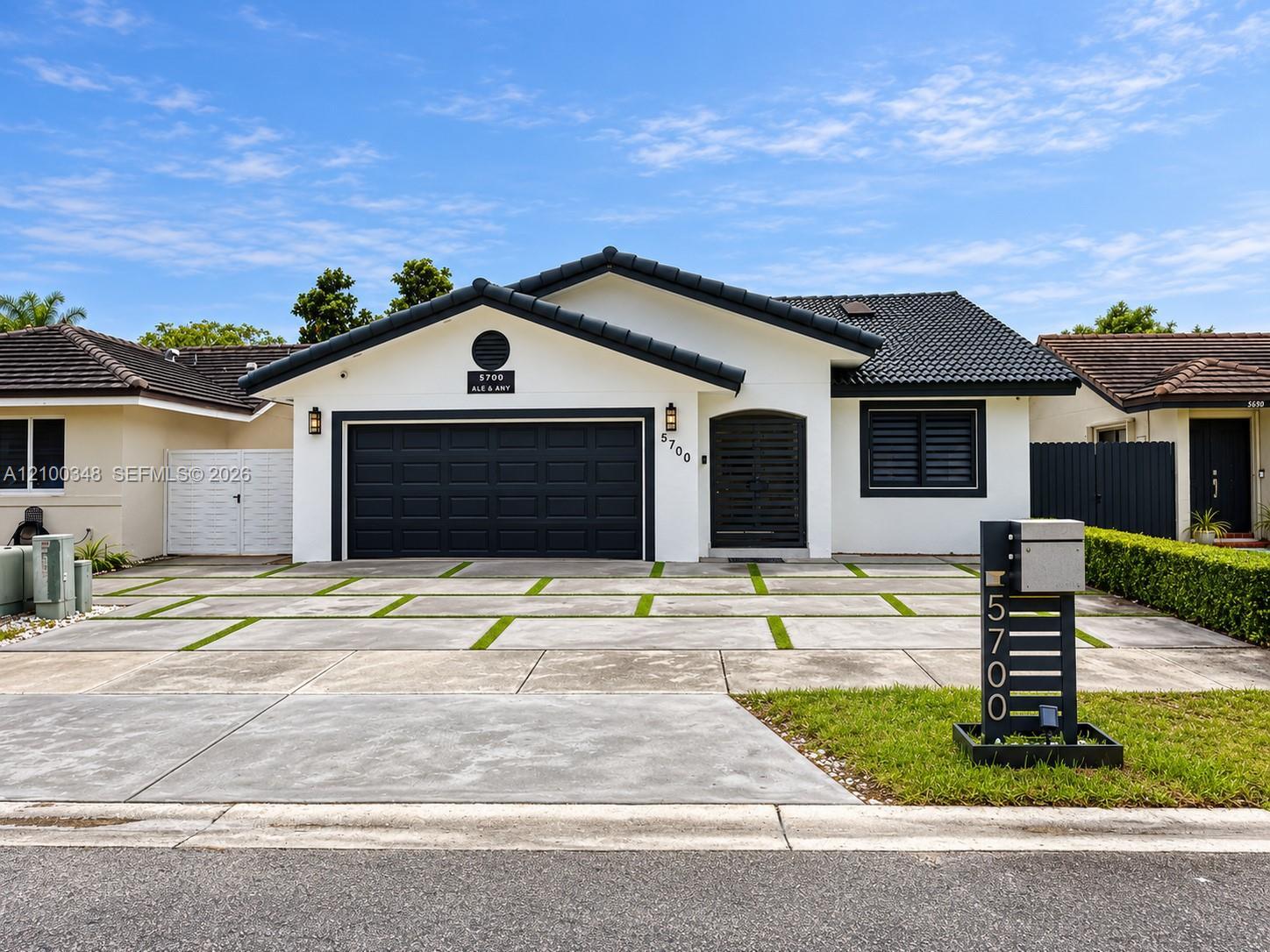 5700 SW 148th Pl, Miami FL 33193
