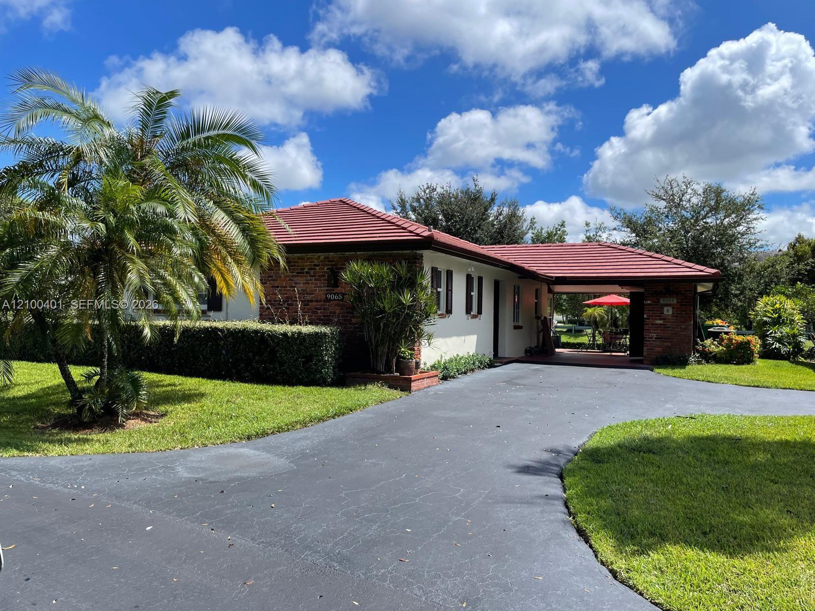 9065 Thunderbird Dr, Coral Springs FL 33065