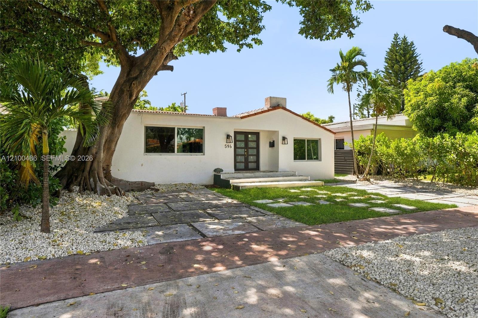 596 W 50th St, Miami Beach FL 33140