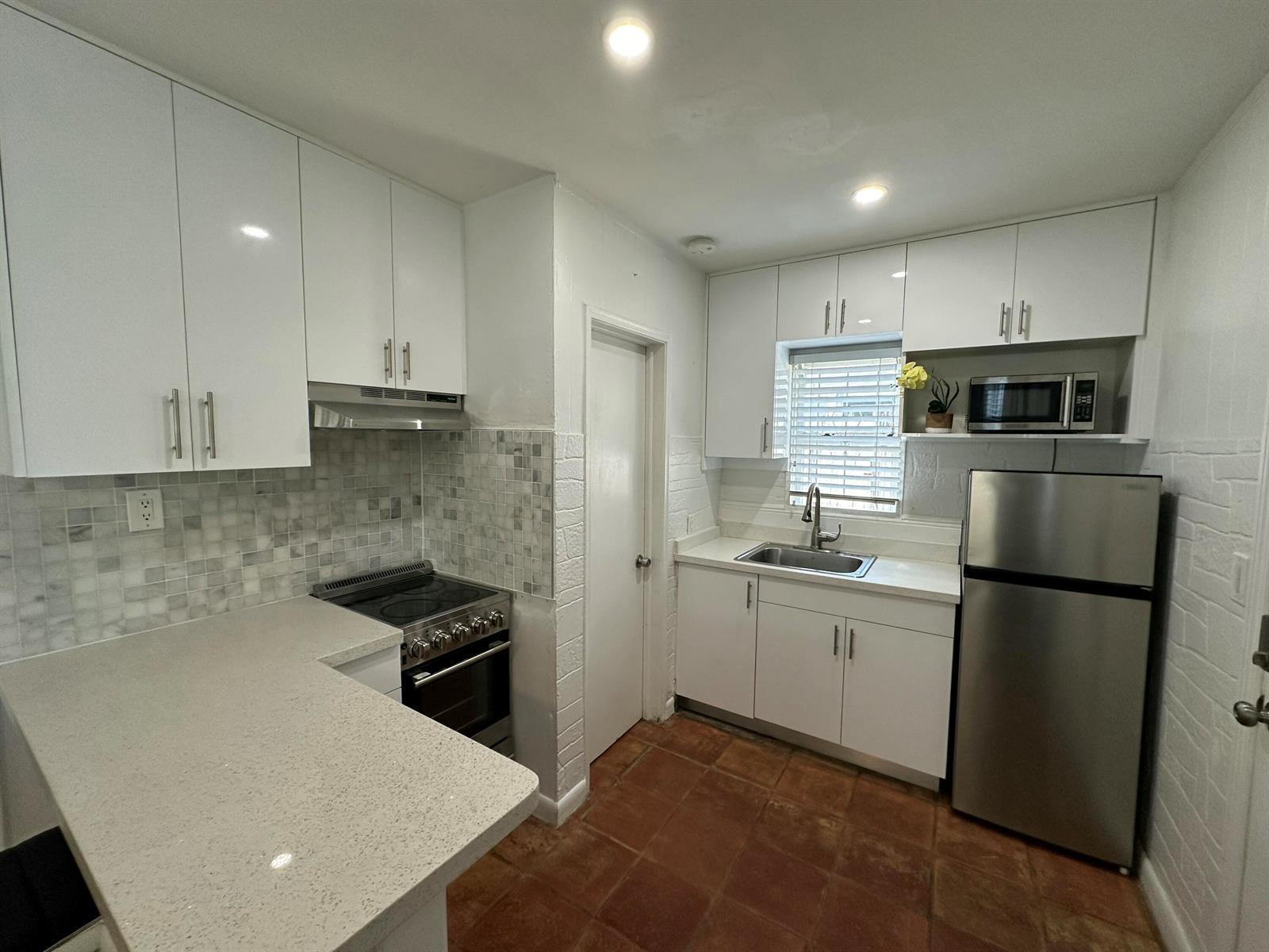 2703 NE 6TH Lane # 2, Wilton Manors FL 33334
