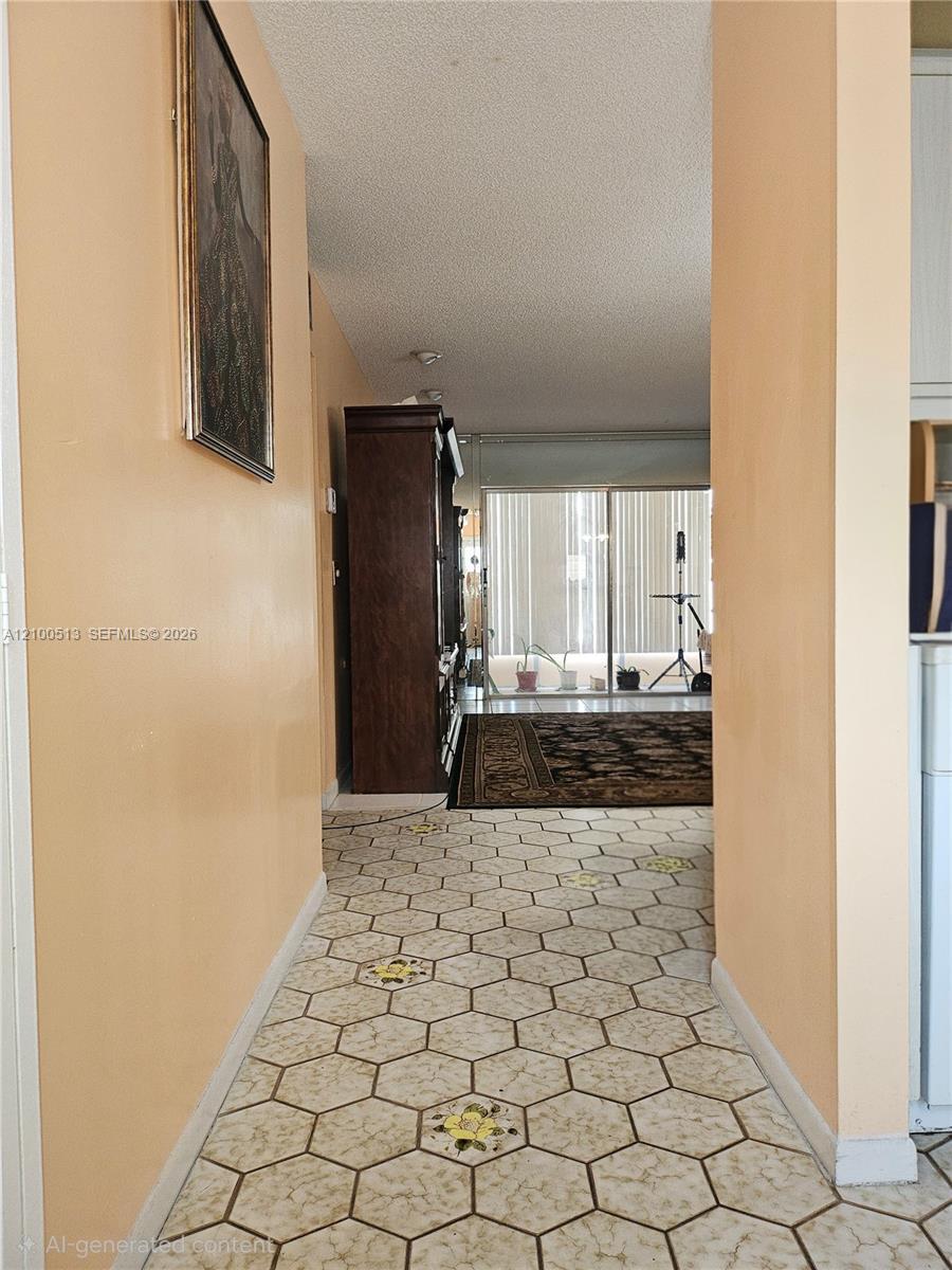 5121 W Oakland Park Blvd # 211, Lauderdale Lakes FL 33313