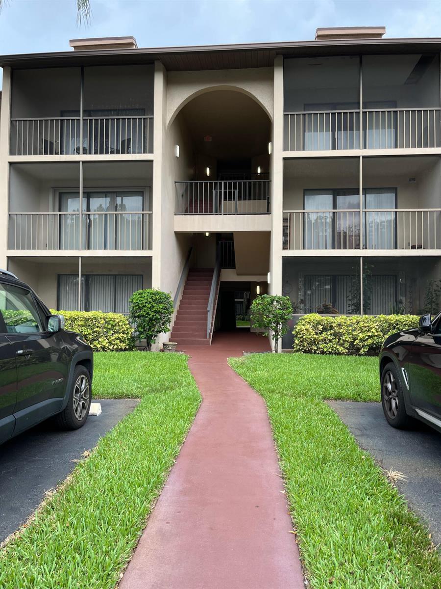 208 Foxtail Drive Unit g2, FL 33415