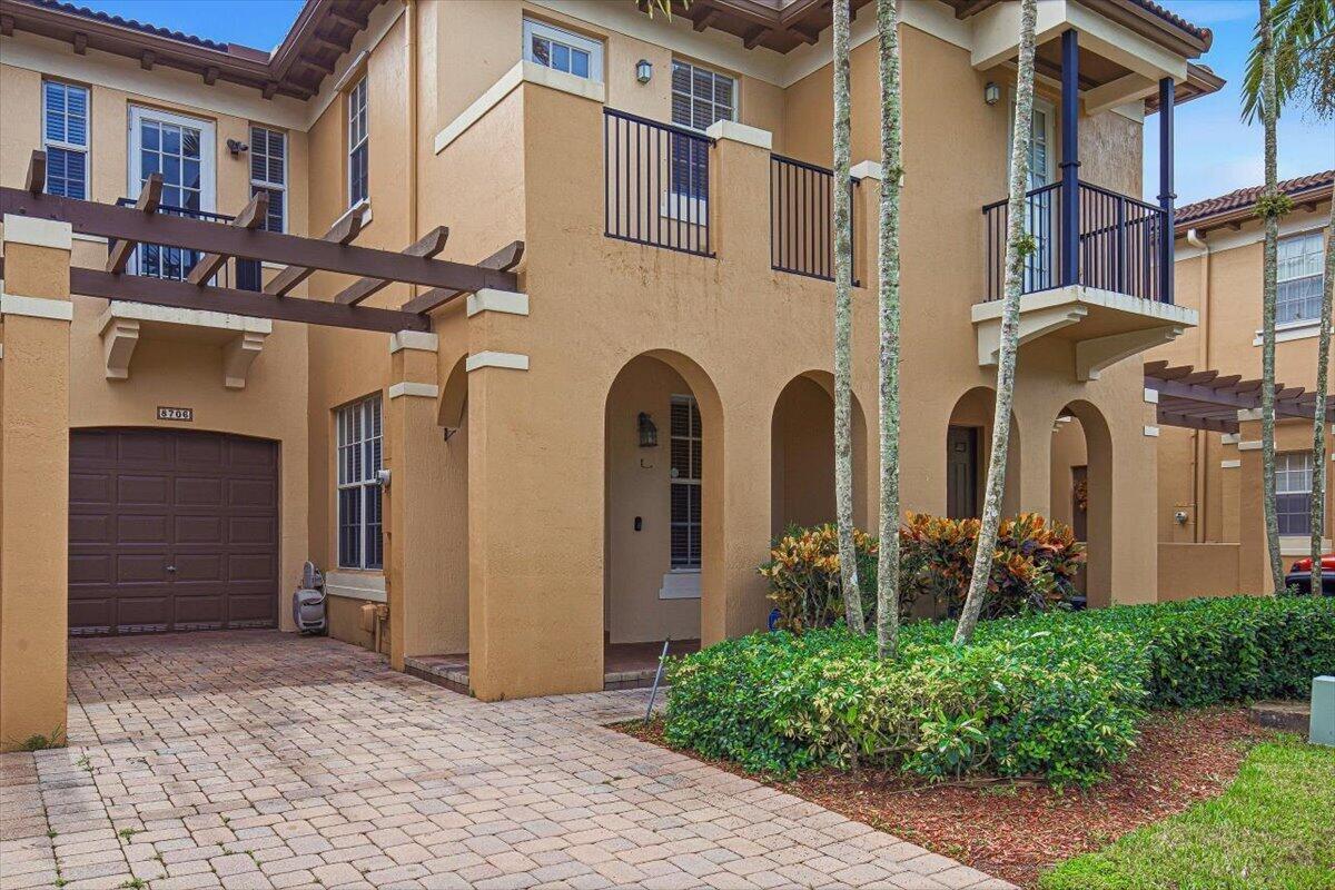 8706 Blaze Court, Davie FL 33328