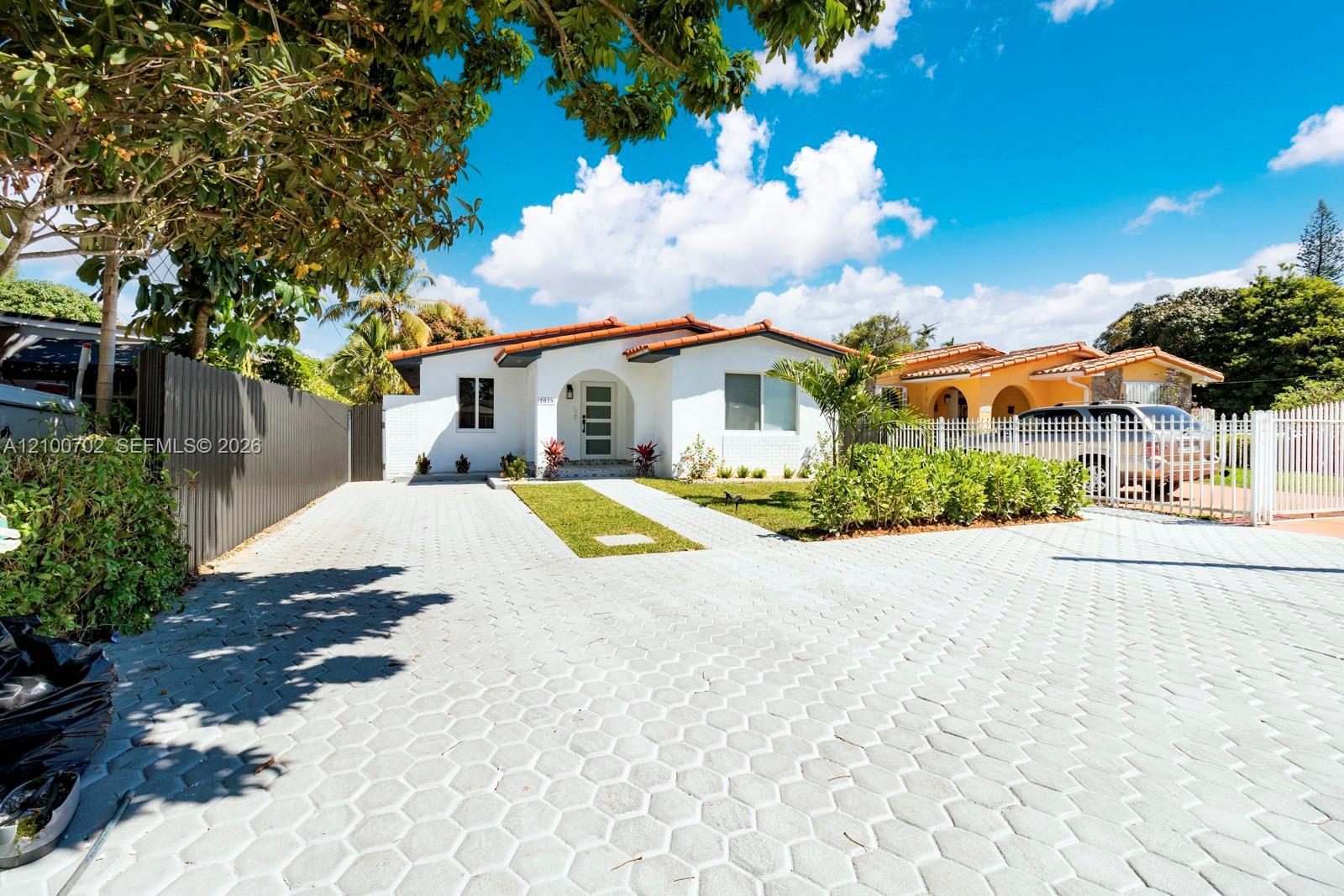 2039 SW 60th Ct, Miami FL 33155