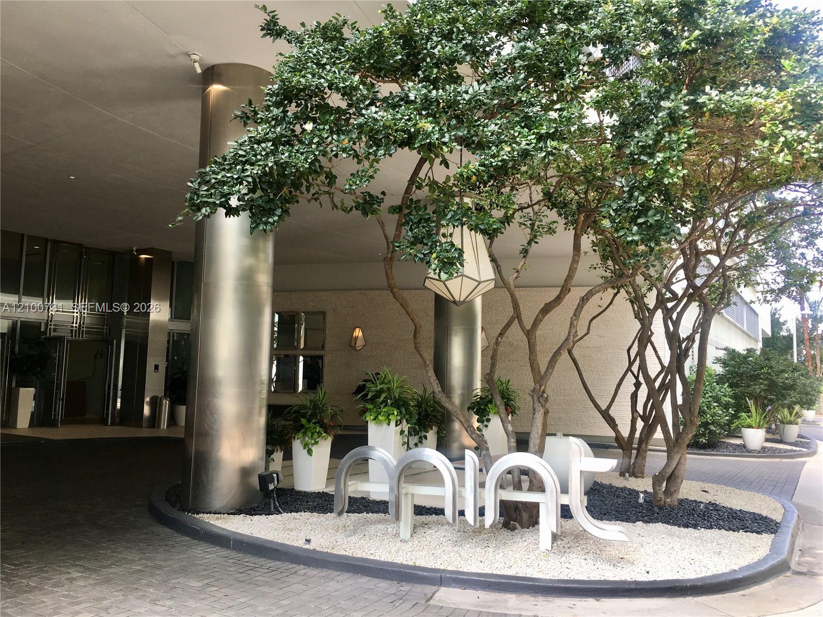 92 SW 3rd St # 5102, Miami FL 33130