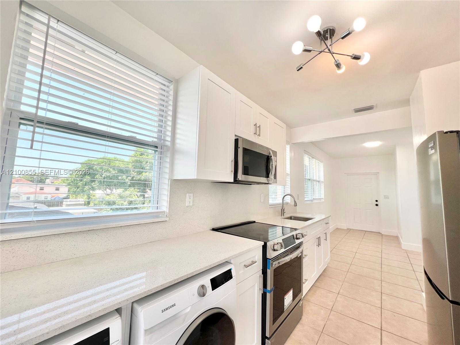 200 NW 17th Ct # 0, Miami FL 33125