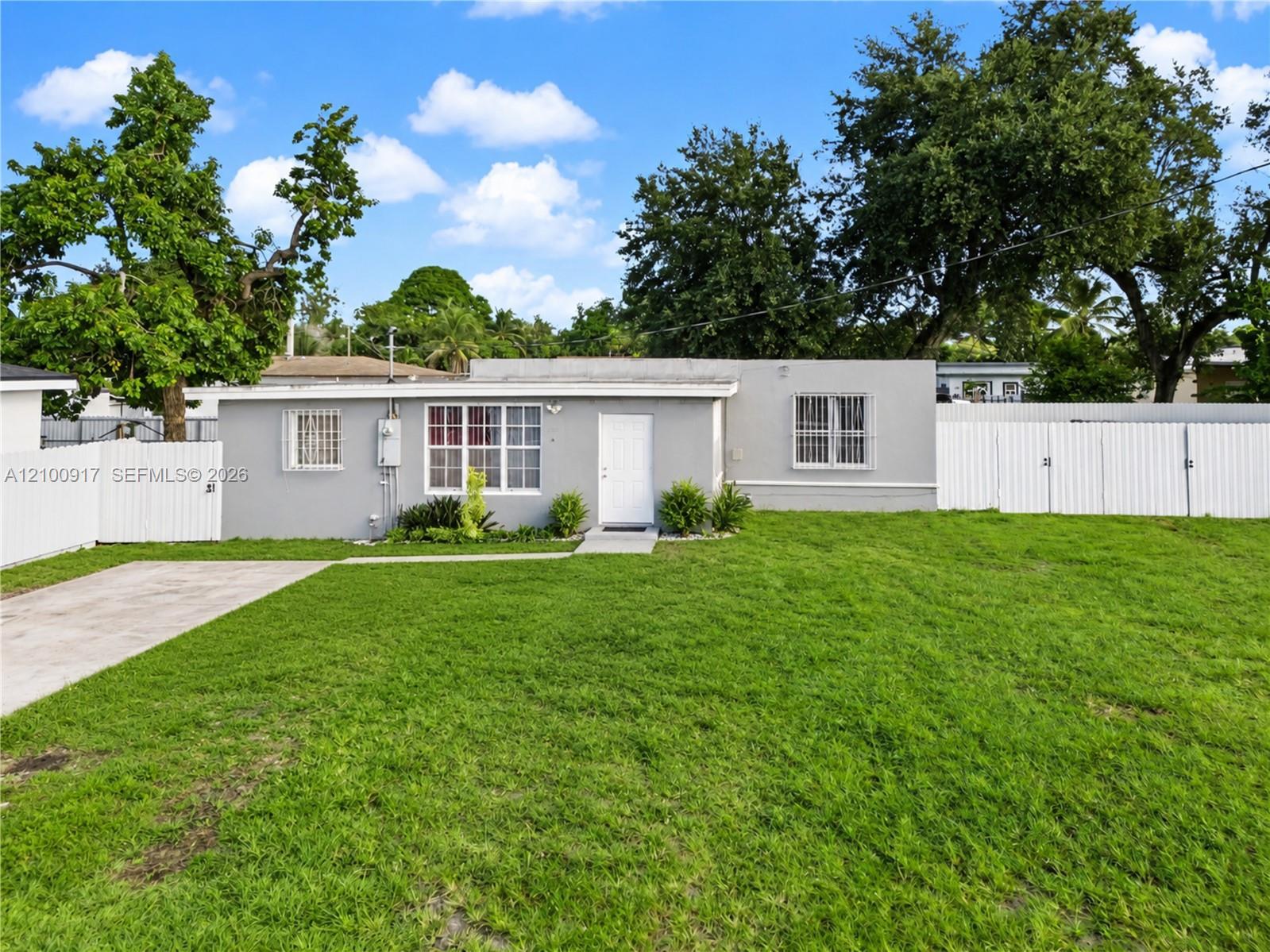 2437 NW 98th St, Miami FL 33147