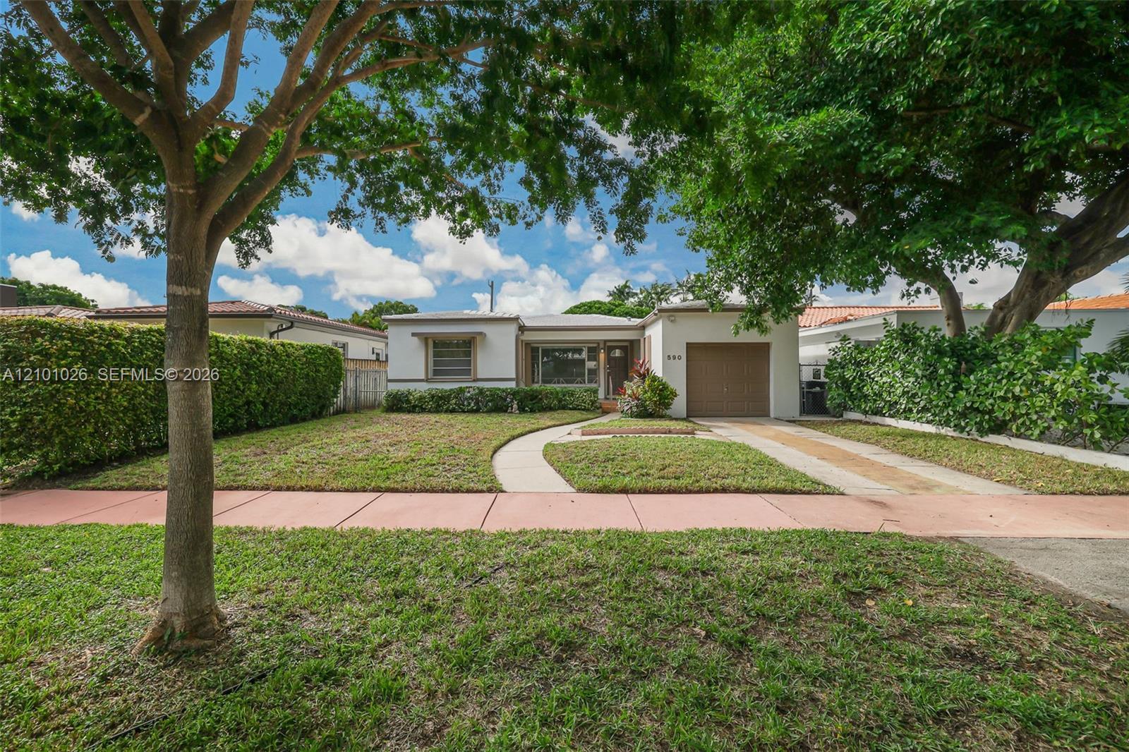 590 W 50th St, Miami Beach FL 33140