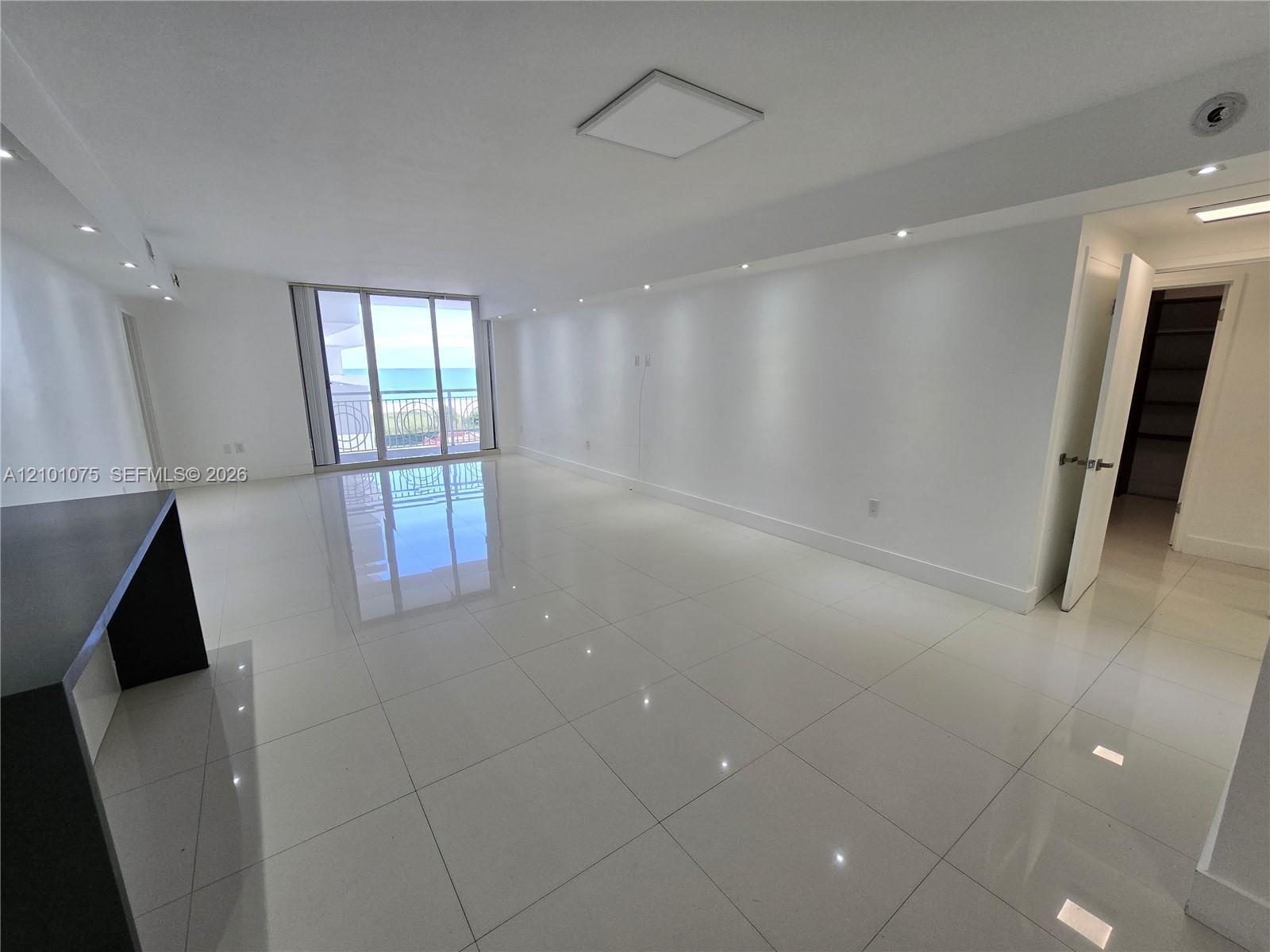 5825 Collins Ave # J4, Miami Beach FL 33140