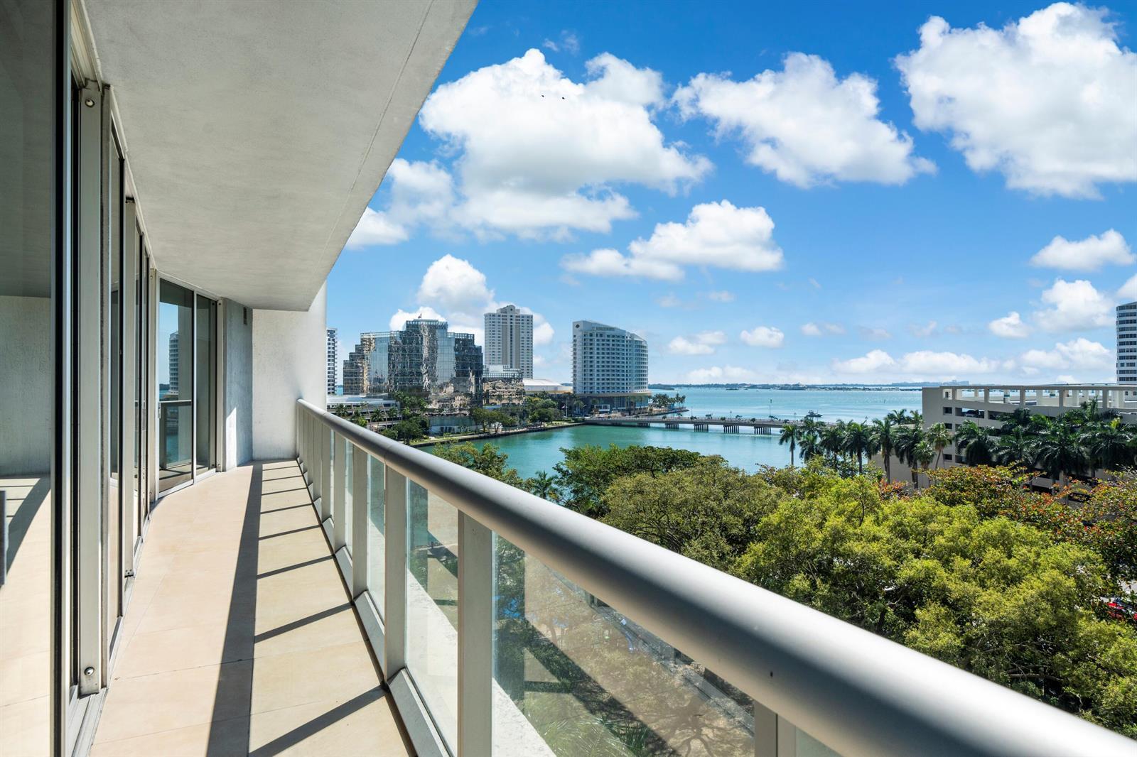 495 BRICKELL Avenue # 811, Miami FL 33131
