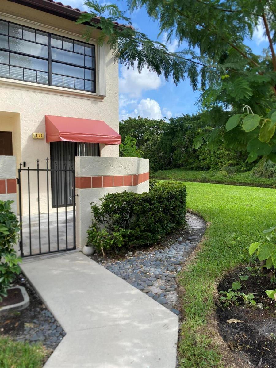811 Freedom Court Court # 811, Deerfield Beach FL 33442