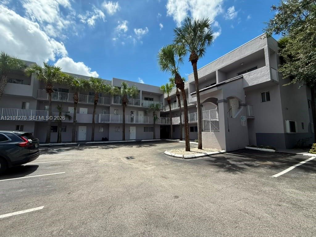 2780 W 76th St # 205, Hialeah FL 33016